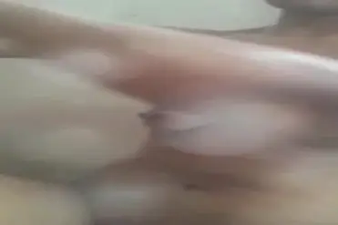 Cewek Cantik Live Mandi Pamer Memek Becek